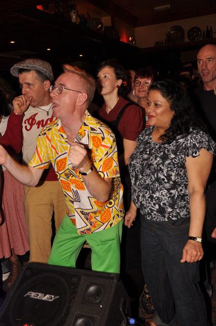min 2011 11 19 pub 098